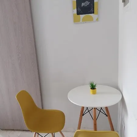 Aristotelous 1 Min Supercentral Mini